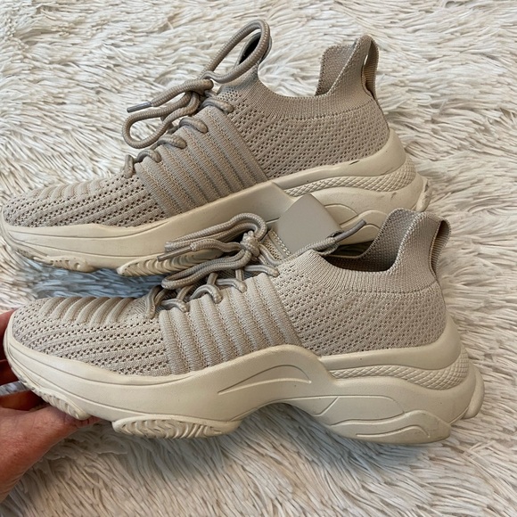 Tan lightweight tennis shoes, size 6.5 - Picture 3 of 8